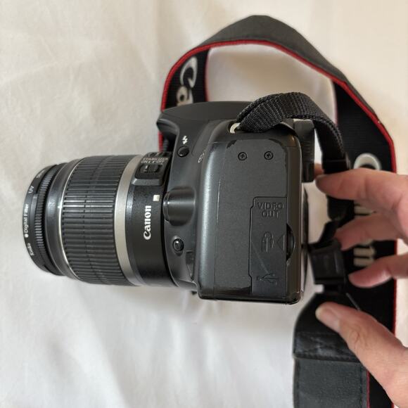 Canon EOS Rebel XS DS126191 Camera 2 Lenses (18-55 & 75-300mm) Battery & Charger - Picture 15 of 16